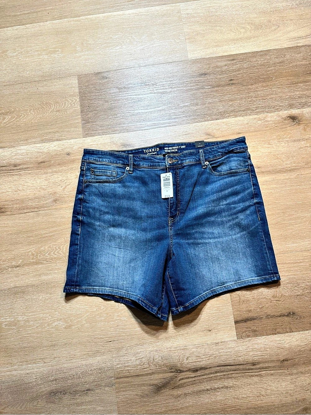 Torrid High-Rise Perfect 7" Short Vintage Stretch Denim Shorts Size 22